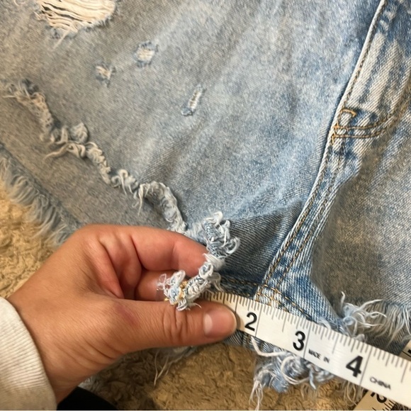 Zara High Rise Relaxed Fit Denim Shorts - Picture 4 of 8